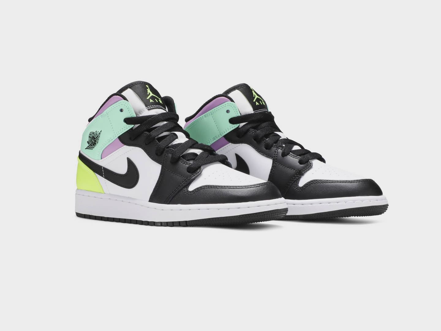 white black volt green glow jordan 1