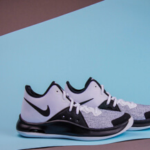 Мужские кроссовки Nike Air Versitile III / white