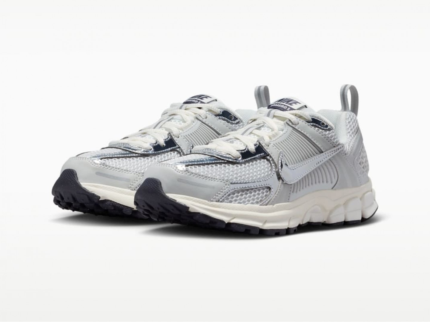 Кроссовки Nike Vomero 5 grade school / photon dust, sail, chrome