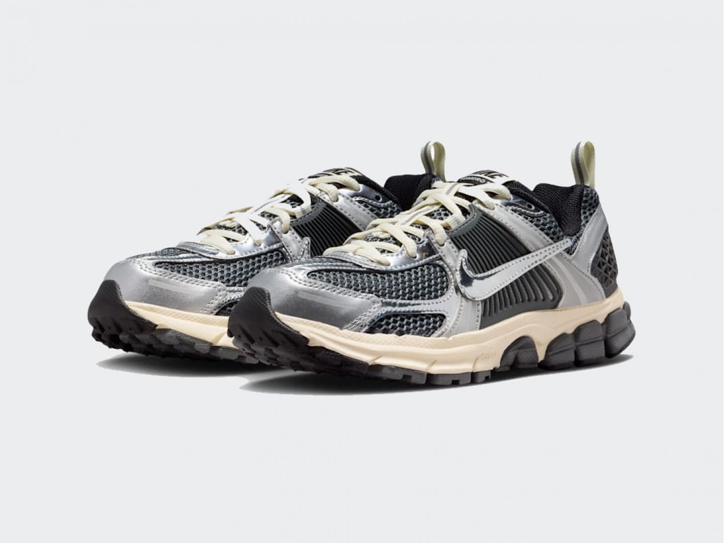 Кроссовки Nike Vomero 5 grade school / iron grey, metallic silver, chrome